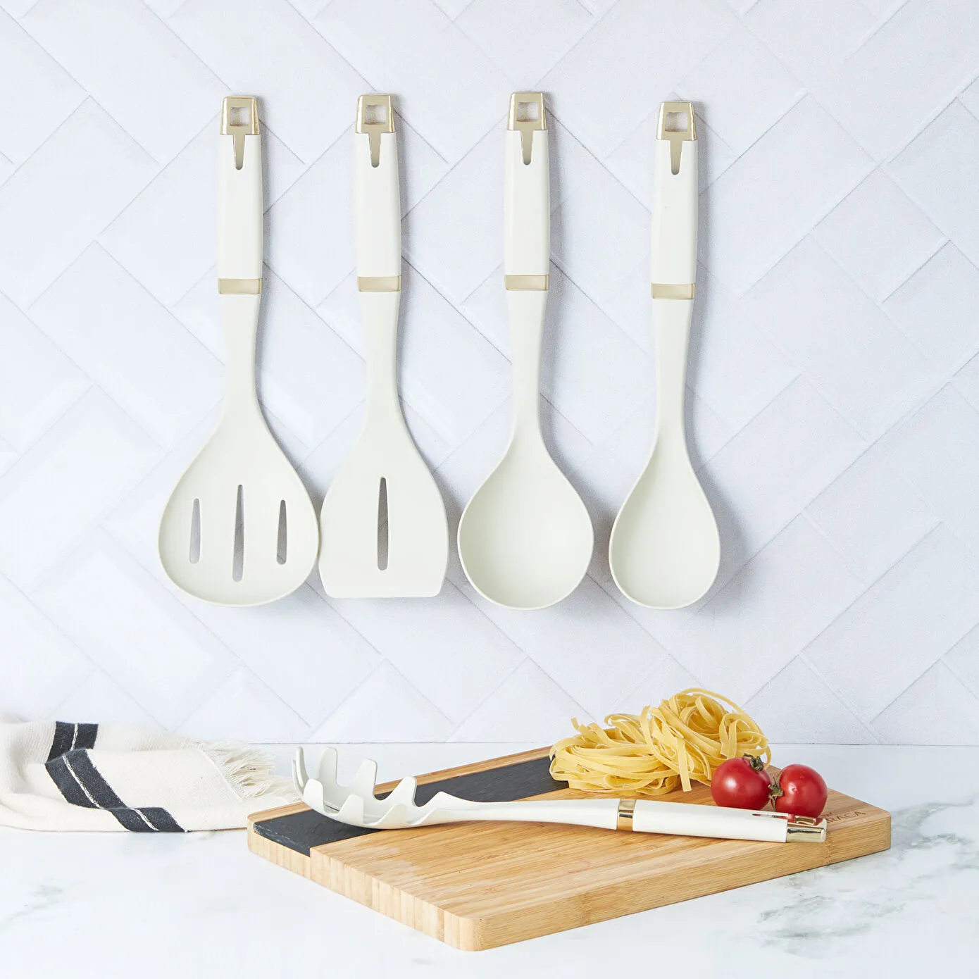Karaca Vanilla Gold 5-Pieces Service Set, 153.03.08.2300 1 Karaca Vanilla Gold 5-Pieces Service Set, 153.03.08.2300