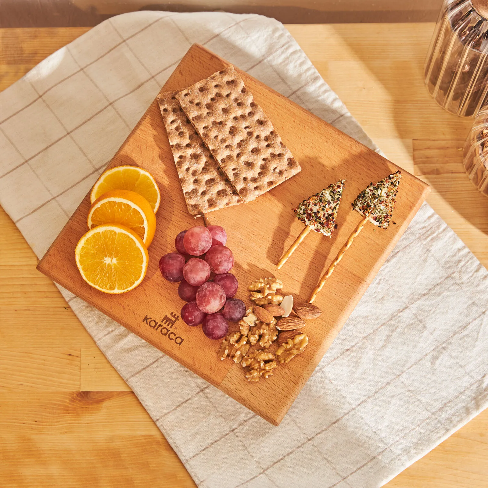 Karaca Urbanwood Rotary Presentation Board – Square 26x26 cm, 153.03.09.0124 1 Karaca Urbanwood Rotary Presentation Board – Square 26x26 cm, 153.03.09.0124