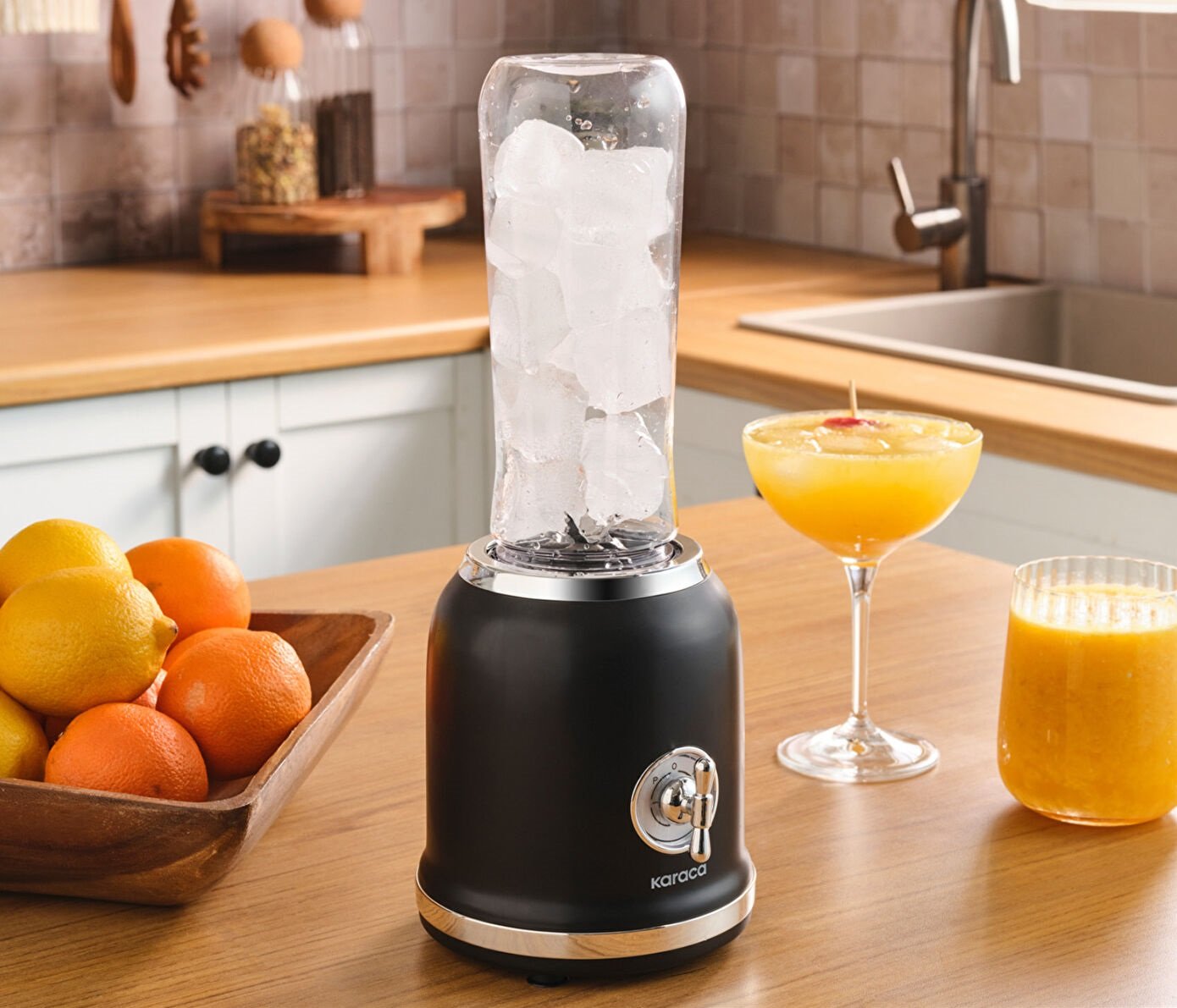 Karaca Retro Personal Smoothie Blender 600ml, Ice Crushing Function – Black, 153.03.06.2450 2 Karaca Retro Personal Smoothie Blender 600ml, Ice Crushing Function – Black, 153.03.06.2450 - Image 2
