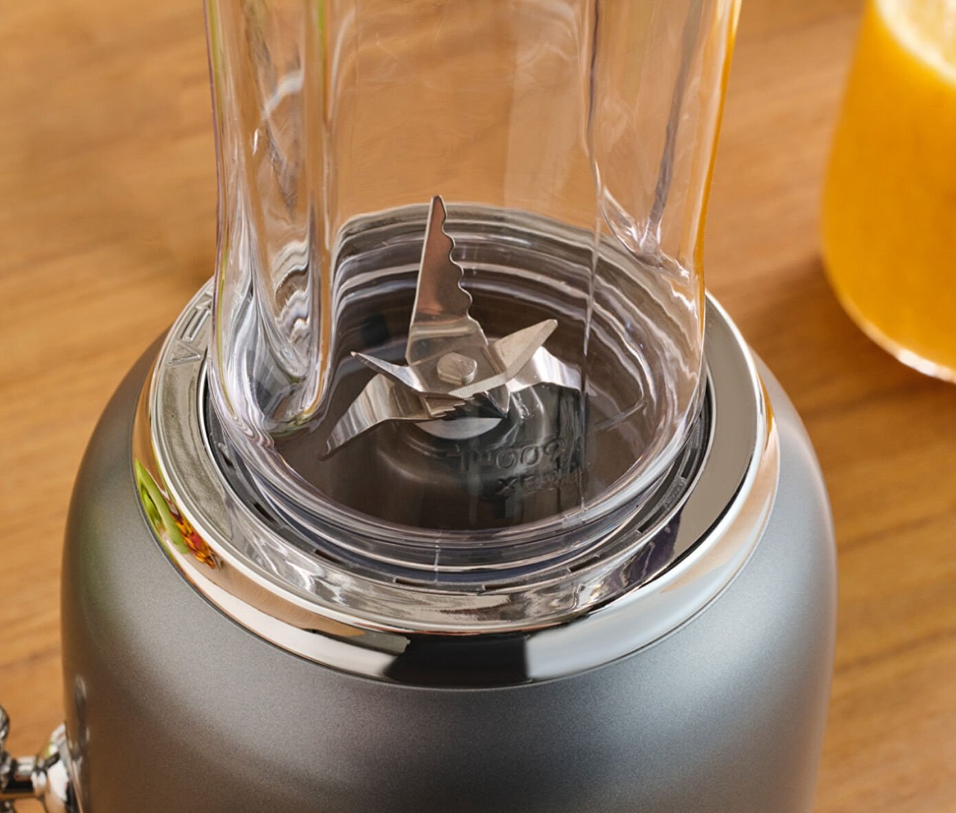 Karaca Retro Personal Smoothie Blender 600ml, Ice Crushing Function – Grey, 153.03.06.2451 5 Karaca Retro Personal Smoothie Blender 600ml, Ice Crushing Function – Grey, 153.03.06.2451 - Image 5