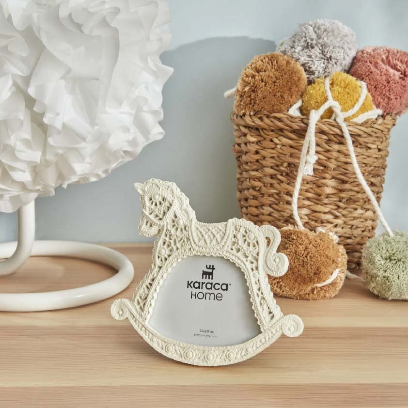 Karaca Home Carousel Photo Frame – Beige Polyresin Design, 200.22.11.0028 1 Karaca Home Carousel Photo Frame – Beige Polyresin Design, 200.22.11.0028