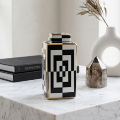 Karaca Hailey Long Cube Vase – 15×15×30 cm, 300.22.02.0385