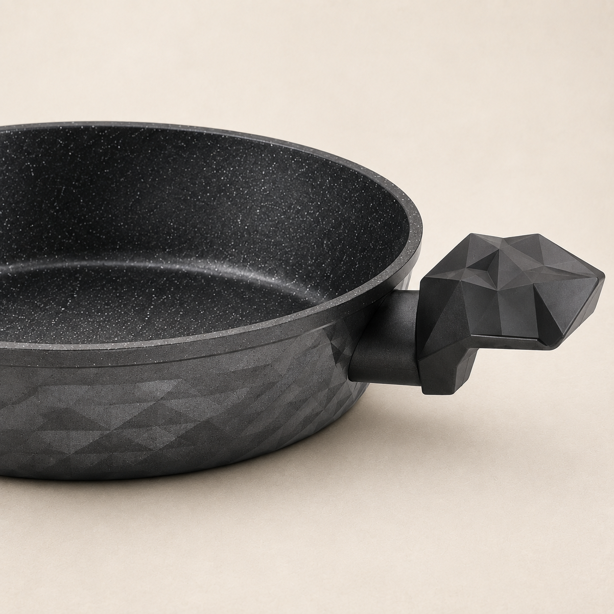 Karaca BioDiamond Antibacterial Frying Pan 20 cm, 153.03.08.0417 4 Karaca BioDiamond Antibacterial Frying Pan 20 cm, 153.03.08.0417 - Image 4