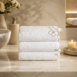 Karaca Lebanon 66 Karaca Home Vindy White/Gold 3-Piece Towel Set 30 × 50 cm, 200.22.05.0235