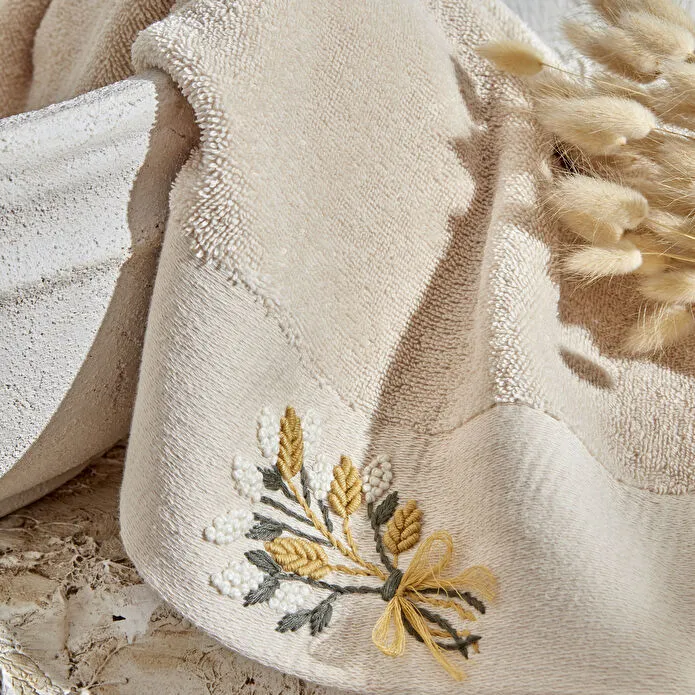 Karaca Home Comfort Touch Embroidered 100% Cotton Towel 50x90 cm – Beige, 200.22.11.0114 2 Karaca Home Comfort Touch Embroidered 100% Cotton Towel 50x90 cm – Beige, 200.22.11.0114 - Image 2