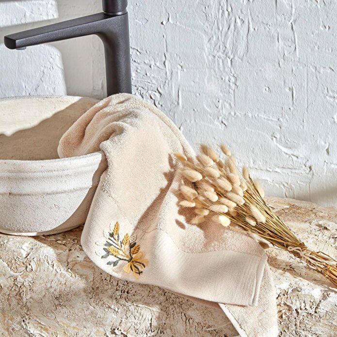 Karaca Home Comfort Touch Embroidered 100% Cotton Towel 50x90 cm – Beige, 200.22.11.0114 1 Karaca Home Comfort Touch Embroidered 100% Cotton Towel 50x90 cm – Beige, 200.22.11.0114