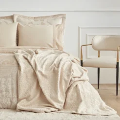 Alternative view of Karaca Home Valeria Queen 8-Piece Bedding Set - Gold, 200.22.04.0247