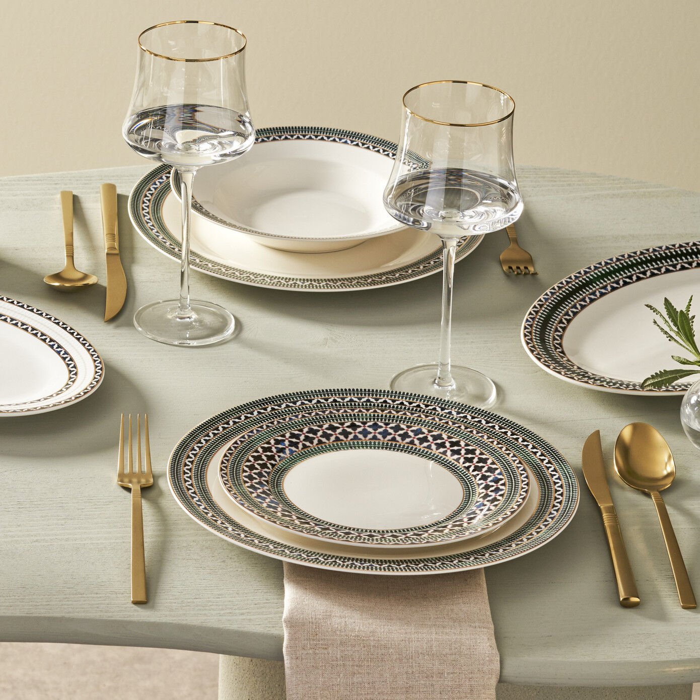 Karaca Elegance Bone Cordoba 53-Piece Dinner Set for 12 People, 153.09.01.6384 3 Karaca Elegance Bone Cordoba 53-Piece Dinner Set for 12 People, 153.09.01.6384 - Image 3