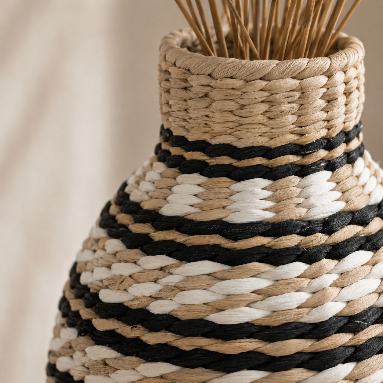 Karaca Home Silviana Bohemian Wicker Vase 31 cm, 153.09.01.6645 2 Karaca Home Silviana Bohemian Wicker Vase 31 cm, 153.09.01.6645 - Image 2