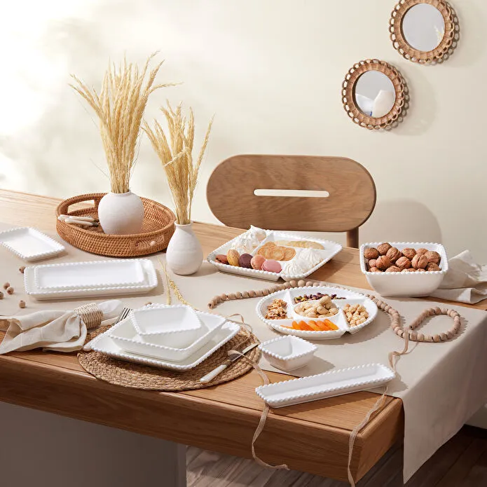 Karaca Carmen Perla Porcelain Cake Plate – 18 cm, 153.09.01.4037 1 Karaca Carmen Perla Porcelain Cake Plate – 18 cm, 153.09.01.4037