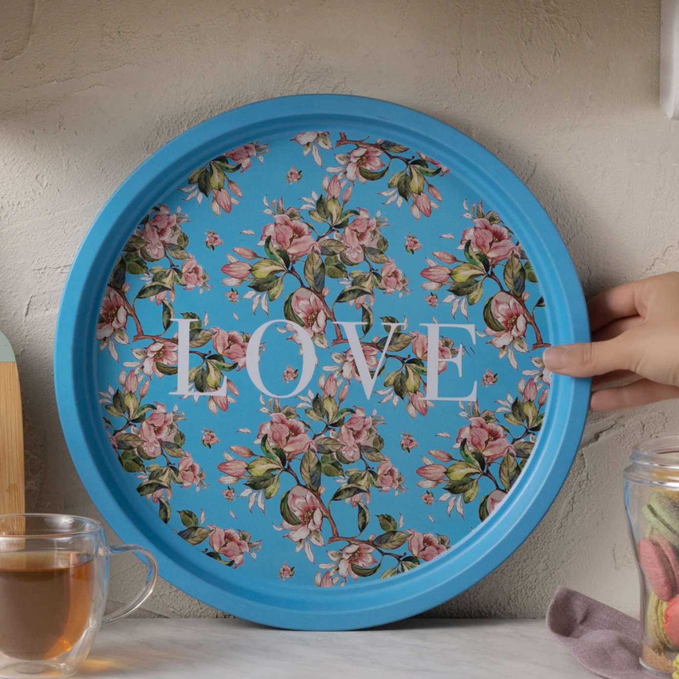 Karaca Love Metal Round Tray 35 cm ? Blue Floral Decorative Serving Tray, 153.09.01.3986 2 Karaca Love Metal Round Tray 35 cm ? Blue Floral Decorative Serving Tray, 153.09.01.3986 - Image 2