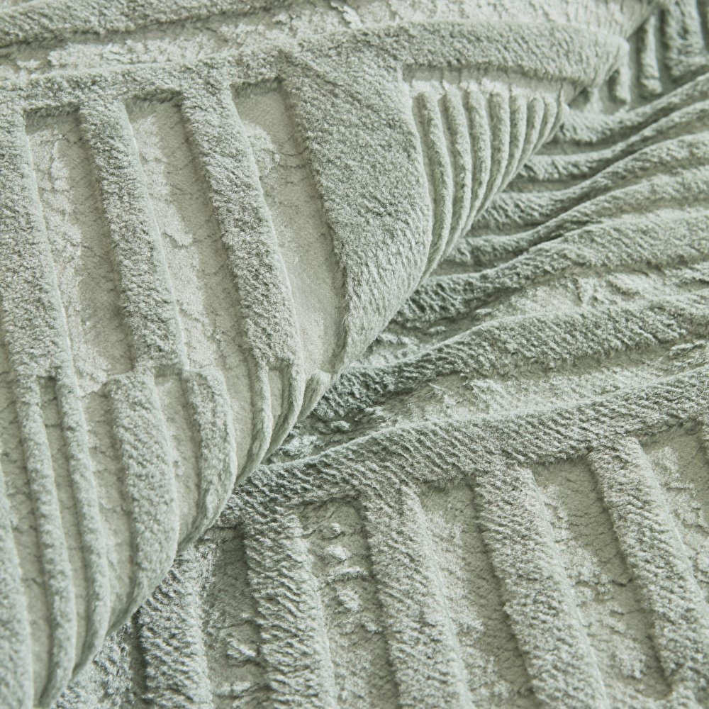 Karaca Home Rita Double Embossed Blanket 200 × 220 cm – Green, 8680214362426 5 Karaca Home Rita Double Embossed Blanket 200 × 220 cm – Green, 8680214362426 - Image 5